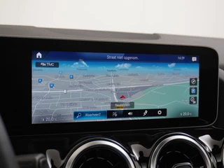 Mercedes-Benz B-Klasse Mercedes-Benz B-Klasse 180 AMG // Panoramadak // Camera // Augemented Reality // Carplay // Elek. Achterklep // Night Pakket // Cruise Control - afbeelding nr 29