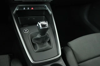 Audi A3 Audi A3 Sportback 30 TFSI Business edition | Adaptive Cruise | Stoelverwarming | Trekhaak | Carplay | Full LED | PDC | Navigatie - afbeelding nr 18