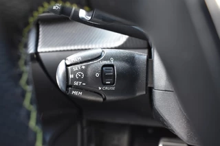 Peugeot 2008 Peugeot 2008 1.2 PURETECH GT-LINE, Cruise, AUT, Navi, Carplay - afbeelding nr 16