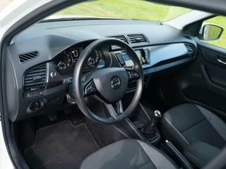 Škoda Fabia Skoda Fabia Combi 1.0 TSI 95pk Business Edition | Navigatie | LMV | Privacy glass | Stoelverwarming - afbeelding nr 15