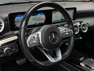 Mercedes-Benz A-Klasse Mercedes-Benz A-Klasse 200 163PK Automaat AMG Night Pano Sfeer Camera - afbeelding nr 18