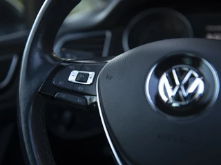 Volkswagen Golf Sportsvan | LED | Pano | Trekhaak wegklapb. | Park Assist | Voorruitverwarming | Camera achter | Winterpakket | Navi | ACC | Alarm | Spiegelpakket - afbeelding nr 9