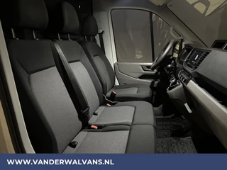 Volkswagen Crafter Volkswagen Crafter 2.0 TDI 141pk L3H2 L2H1 Euro6 Airco | Camera | Navigatie | 3000kg trekhaak Apple Carplay, Android Auto, Parkeersensoren, Bijrijdersbank - afbeelding nr 9
