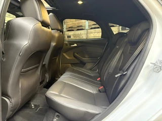 Ford Focus Ford FOCUS 2.0 ST schuifdak xenon navi camera clima uitlaatklep 19
