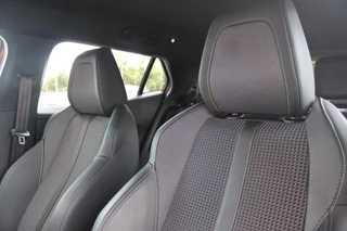 Peugeot 2008 Peugeot 2008 1.2 130PK GT | NAVIGATIE 10