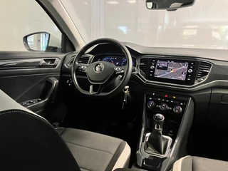 Volkswagen T-Roc Volkswagen T-Roc Sport 1.5TSi | Navigatie | LED | Climate control | ACC | - afbeelding nr 2