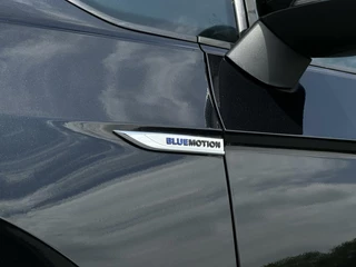 Volkswagen Golf Sportsvan Volkswagen Golf Sportsvan 1.0 TSI Connected Series, NL AUTO, NAP, ECC-AIRCO, NAVI, DODEHOEK, CRUISE, CAMERA, PARKEERSENSOREN, TREKHAAK, LICHTMETAAL 16