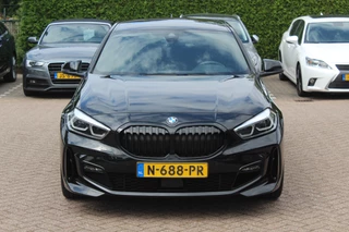 BMW 1 Serie BMW 1 Serie 118i Executive Ed. M Sport / Navigatie / Half leder / 19'' / Sportstoelen / Blackpack / Dakspoiler / Stoelverwarming / Cruise Control / Getint glas - afbeelding nr 8