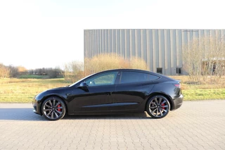 Tesla Model 3 Tesla Model 3 PERFORMANCE AWD 75 kWh dual motor 462pk leder panodak stoelverwarming v+a autopilot black on black de-chrome uitstraling! - afbeelding nr 10