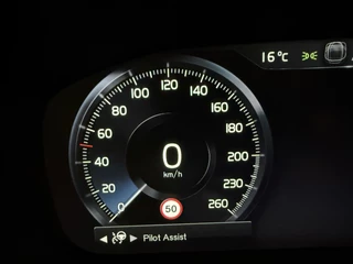 Volvo XC90 Volvo XC90 T8 Recharge AWD Inscription 7P. PANO/LUCHTVERING/TREKHAAK/H&K/360CAMERA/ACC/PILOT-ASSIST/LEER-SPORT/MEMORY/KEYLESS/CARPLAY/STANDKACHEL/PRIVACY/NET GROTE OH BEURT GEHAD!! - afbeelding nr 21