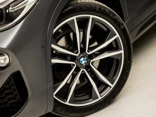 BMW X2 Automaat (NAVIGATIE, M PAKKET, CLIMATE, STOELVERWARMING, LEDEREN SPORTSTOELEN, CAMERA, GETINT GLAS, SFEERVERLICHTING, NIEUWSTAAT) - afbeelding nr 17