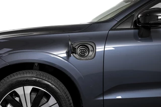 Volvo XC60 Volvo XC60 2.0 T6 Plug-in hybrid AWD Plus Dark | S/K-Panodak | Dig. Cockpit | Adapt. Cruise | Memory Stoelen | Elek. Klep | Stoel-+stuurverw. | 360 Camera | Harman/Kardon | NAV+App. Connect | LM 19