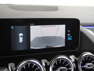 Mercedes-Benz GLA Mercedes-Benz GLA 200 AMG // Camera // Sfeerverlichting // Night Pakket // Augmented Reality // Carplay // 19