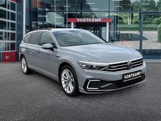 Volkswagen Passat Volkswagen Passat Variant 1.4 TSI DSG GTE TREKHAAK/360-CAMERA/MEMORY/NAVI/CARPLAY/ACC/E-KLEP - afbeelding nr 3
