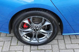 Ford Focus Ford Focus Wagon 2.0 EcoBlue ST Line Business 150pk Automaat | Adaptive cruise control | Winter Pack | Bang&Olufsen | Full LED | Rode remklauwen - afbeelding nr 23