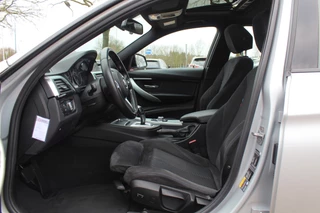 BMW 3 Serie BMW 3 Serie 330e Centennial Exe. M Sport / Schuifdak / Alcantara / 18'' / Navigatie / Parkeerhulp achter / Cruise Control - afbeelding nr 8