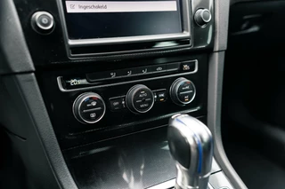 Volkswagen Golf Volkswagen Golf 1.4 TSI GTE  LED / Camera / Carplay - afbeelding nr 32