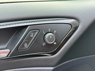 Volkswagen Golf Volkswagen Golf Variant 1.4 TSI R-line 150pk | Navigatiesysteem | Osram LED verlichting | Trekhaak uitklapbaar | Keyless entry | Stoelverwarming | Cruise control | R-stuur | Parkeersensoren voor en achter | Achteruitrijcamera - afbeelding nr 6