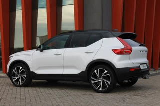 Volvo XC40 Volvo XC40 T5 Recharge R-Design | Panoramadak | BLIS | Pilot Assist | Leder | Trekhaak | Stoelverwarming | 20 INCH - afbeelding nr 3