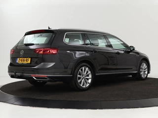 Volkswagen Passat Volkswagen Passat 1.4 TSI GTE | Stoel & stuurverwarming | Camera | Carplay | Trekhaak | Adaptive cruise | Standkachel | Navigatie | Full LED - afbeelding nr 39