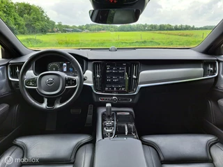 Volvo V90 Volvo V90 2.0 T8 Twin Engine AWD R-Design|Pano|Trekhaak|Leder|B&W - afbeelding nr 4