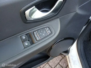 Renault Clio Renault Clio 0.9 TCe Limited Bose - afbeelding nr 17