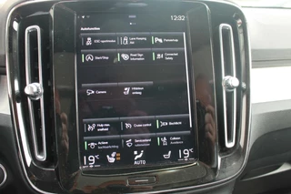 Volvo XC40 Volvo XC40 T3 Momentum Business | Parkeercamera | Stoelverwarming | Trekhaak | Pilot Assist | Keyless - afbeelding nr 42