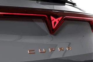 CUPRA Formentor | Dig. Cockpit | Adapt. Cruise | Stoel-+Stuurverw. | Elek. stoel met geheugen | PDC | Camera | NAV + App. Connect | ECC | LM 19