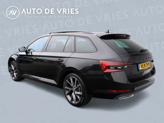 Škoda Superb Skoda Superb Combi 1.4 TSI iV 218pk Sportline | Panoramadak | Leder | Travel Assist | Sfeerverlichting - afbeelding nr 17