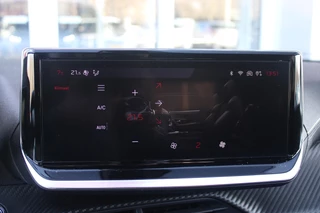 Peugeot 2008 Peugeot 2008 1.2 130PK AUTOMAAT GT | DRAADLOZE TELEFOONLADER | NAVIGATIE | DRAADLOZE APPLE CARPLAY/ANDROID AUTO |ADAPTIVE CRUISE CONTROL | ACHTERUITRIJ CAMERA | CLIMATE CONTROL | FULL LED KOPLAMPEN | PARKEERSENSOREN VOOR EN ACHTER | DAB+ RADIO | KEYLESS ENTRY/START | - afbeelding nr 20