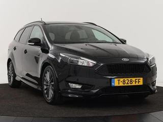 Ford Focus Ford Focus 1.0 EcoBoost 140pk ST-Line |  Stoel & stuurverwarming | Xenon | Carplay | Navigatie | Climate control | Parkeerhulp | Cruise control - afbeelding nr 31