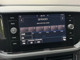 Volkswagen T-Cross Volkswagen T-Cross 1.0 TSI R-line Automaat | LED | Trekhaak |  Getint glas | Climate control | Cruise control adaptief | Lane assist | Dode hoek detectie | DAB | Navigatiesysteem | Inklapbare spiegels | Parkeersensoren voor en achter - afbeelding nr 16