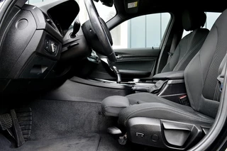 BMW 1 Serie BMW 1 Serie 118i Sport-Line Rijklaarprijs-Garantie Navigatie Led Sport Interieur Airco - afbeelding nr 11