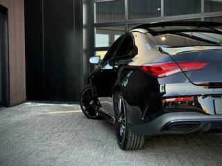Mercedes-Benz CLA Mercedes CLA-klasse 250 e AMG CLA250e Coupe Panoramadak|Keyless|Advanced sound|Sfeerverlichting|Night pakket - afbeelding nr 13