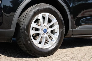 Ford Kuga Ford Kuga 1.5 EcoBoost Titanium 120pk Wegklapbare Trekhaak | Navigatie | Parkeersensoren | Apple Carplay | Metaal lak | Dealer onderhouden - afbeelding nr 9