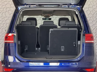 Volkswagen Touran Volkswagen Touran 1.5 TSI 150PK 7P CARPLAY NAVI CAMERA LED ELEK.KLEP VIR.COCKPIT DODE.HOEK DET. STOELVERW KEYLESS 7P 7PERS 09/2024 