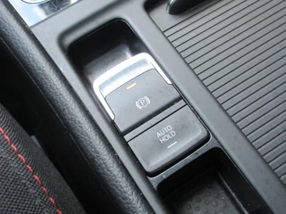 Volkswagen Golf Volkswagen Golf 2.0 TSI GTI Performance Aut Virtual Camera Carplay Pano - afbeelding nr 24