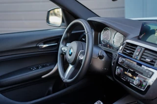 BMW 1 Serie BMW 1-serie M140i LCI2 | Schuifdak | Navi Pro | 719M | M Sport onderstel | Zaero diffuser | Alpinweiss - afbeelding nr 50