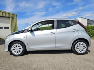 Toyota Aygo Toyota Aygo 1.0 VVT-i x-play, Camera! Carplay! Apk 6-2027! Zondag OPEN! - afbeelding nr 8