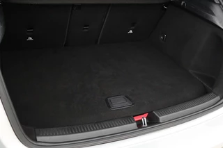 Mercedes-Benz A-Klasse Mercedes-Benz A-klasse 250e AMG Night | Stoelverwarming | Carplay |  Widescreen | Sfeerverlichting | Camera | Leder/Alcantara | Navigatie | Full LED - afbeelding nr 18