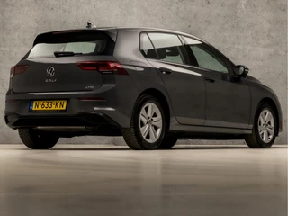 Volkswagen Golf Volkswagen Golf 1.0 eTSI Sport Automaat (APPLE CARPLAY, GROOT NAVI, KEYLESS, SFEERVERLICHTING, SPORTSTOELEN, LM VELGEN, PARKEERSENSOREN, ADAPTIVE CRUISE, NIEUWSTAAT) - afbeelding nr 5
