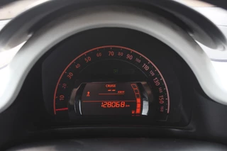 Renault Twingo Renault Twingo 1.0 SCe Authentique / Trekhaak / Radio / Airco / Stuurbekrachtiging / Nette auto! - afbeelding nr 19