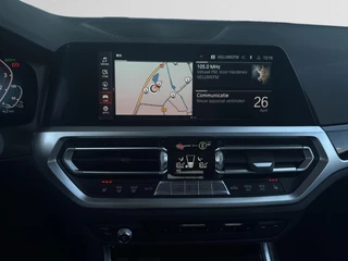 BMW 3 Serie BMW 330e Plug-in Hybrid | 66.417 km | Shadow Line | M Velgen | Achteruitrijcamera | Stoelverwarming|PDC| - afbeelding nr 24