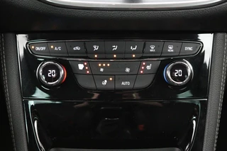 Opel Astra Opel Astra 1.4 Turbo Innovation | Stoel & stuurverwarming | Camera | Carplay | Matrix LED | Trekhaak | Comfortstoelen | Keyless | Navigatie - afbeelding nr 13
