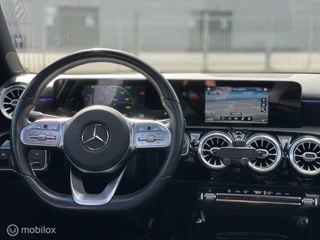Mercedes-Benz A-Klasse Mercedes A-klasse 180 AUT AMG Pano Night Carplay Ambient - afbeelding nr 9