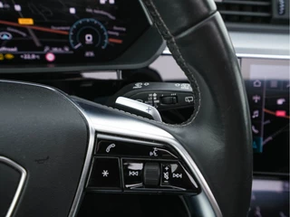 Audi e-tron Audi e-tron 50 Quattro S-Line Launch-Edition-Black 71 kWh (INCL-BTW) *PANO | LEATHER-MICROFIBRE | DIGI-COCKPIT | FULL-LED | MEMORY-PACK | ADAPTIVE-CRUISE | HEATED-SPORTSEATS | NAVI-FULLMAP | KEYLESS | SHIFT-PADDLES | 20