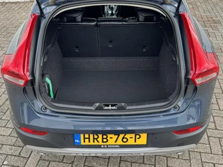 Volvo V40 Volvo V40 CROSS COUNTRY 1.5 T3 Momentum Ocean Race Cruise control Climate control Parkeersensor Navigatie - afbeelding nr 18