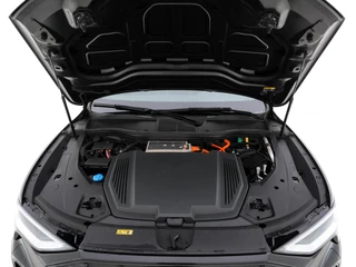 Audi e-tron Audi e-tron 50 Quattro S-Line Launch-Edition-Black 71 kWh (INCL-BTW) *PANO | LEATHER-MICROFIBRE | DIGI-COCKPIT | FULL-LED | MEMORY-PACK | ADAPTIVE-CRUISE | HEATED-SPORTSEATS | NAVI-FULLMAP | KEYLESS | SHIFT-PADDLES | 20