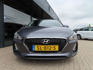 Hyundai i30 Hyundai i30 1.4 T-GDI Aut. Ecc Cruise Navi Trekhaak Pdc 2018 - afbeelding nr 2