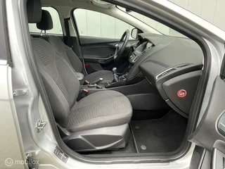 Ford Focus Ford Focus 1.0 Titanium [ Org NL auto, Dealer onderhouden, Nieuwstaat auto ] - afbeelding nr 5